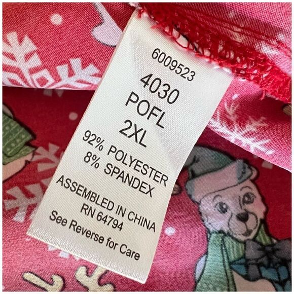 NEW Med Couture Christmas Holiday Scrub Top- Polar Bears & Snowflakes 2XL - Picture 8 of 9